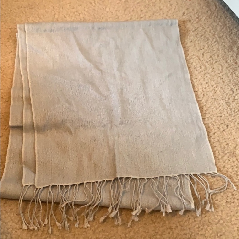 Gray scarf